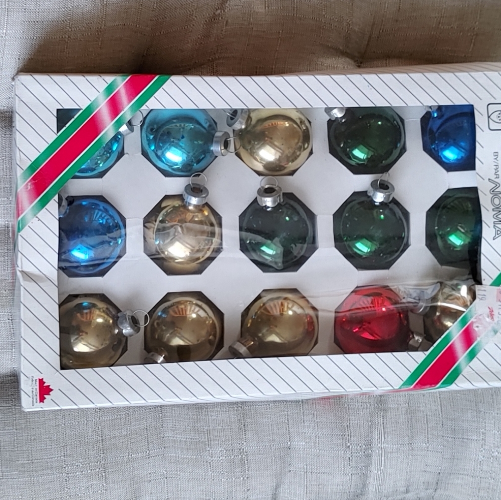 Christmas glass ornament  Christmas tree decorations  15 ornaments